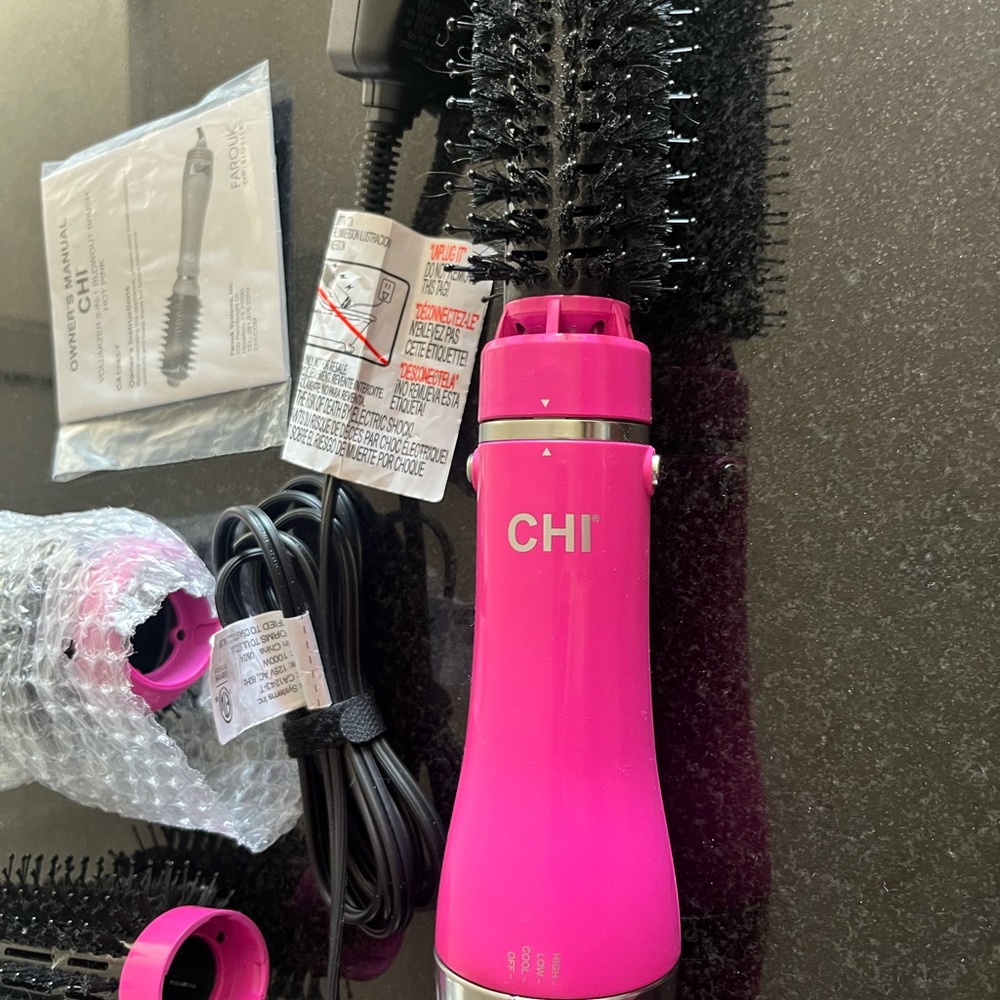 Volumizer 3-in-1 Blowout Brush Hot Pink